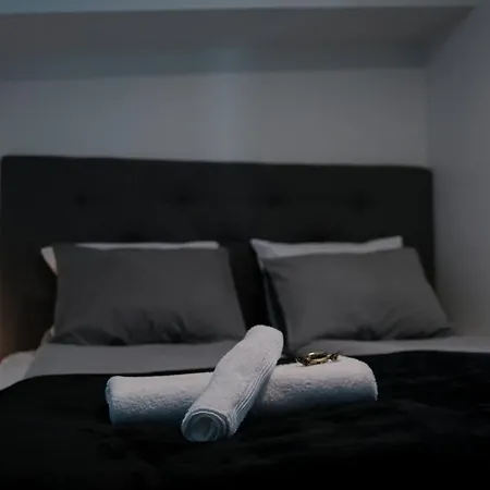 Apartament Cozy Penthouse Loft - Near The Airport